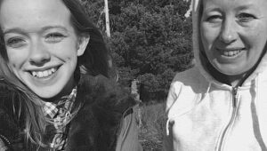 Amybeth McNulty Instagram - Mum, I love you. I don’t have many words but I want the world to see how wonderful you were and how proud I am to be your daughter. Please rest easy my love x