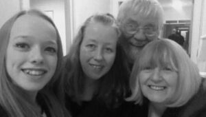 Amybeth McNulty Instagram - Mum, I love you. I don’t have many words but I want the world to see how wonderful you were and how proud I am to be your daughter. Please rest easy my love x