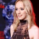 Amybeth McNulty Instagram - A fairytale evening✨ 👗: @oliviertheyskens 👡: @cultofcoquette 💎: @baycojewels @debeersofficial 👛: @shopsambar 💄: @meaganadelemakeup