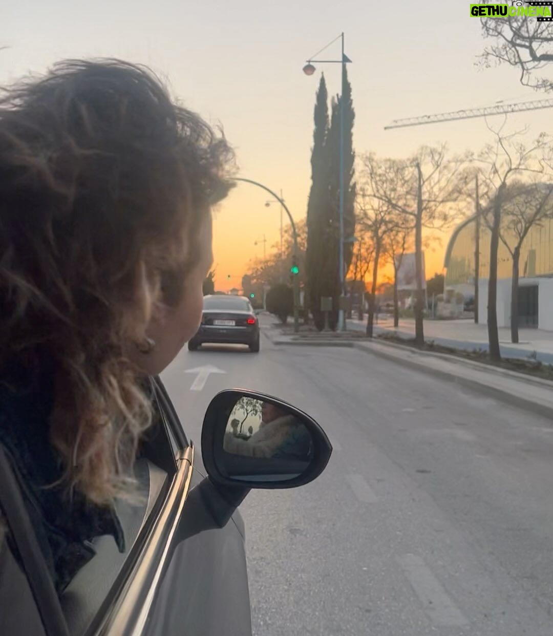 Amybeth McNulty Instagram - A sunny Christmas to all, and to all a good night.