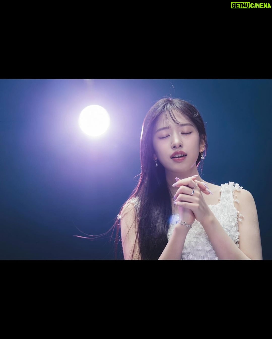 An Yu-jin Instagram - 소원을 빌어(This wish) 2023.12.22 1PM (KST)💫 #디즈니위시 #소원을빌어