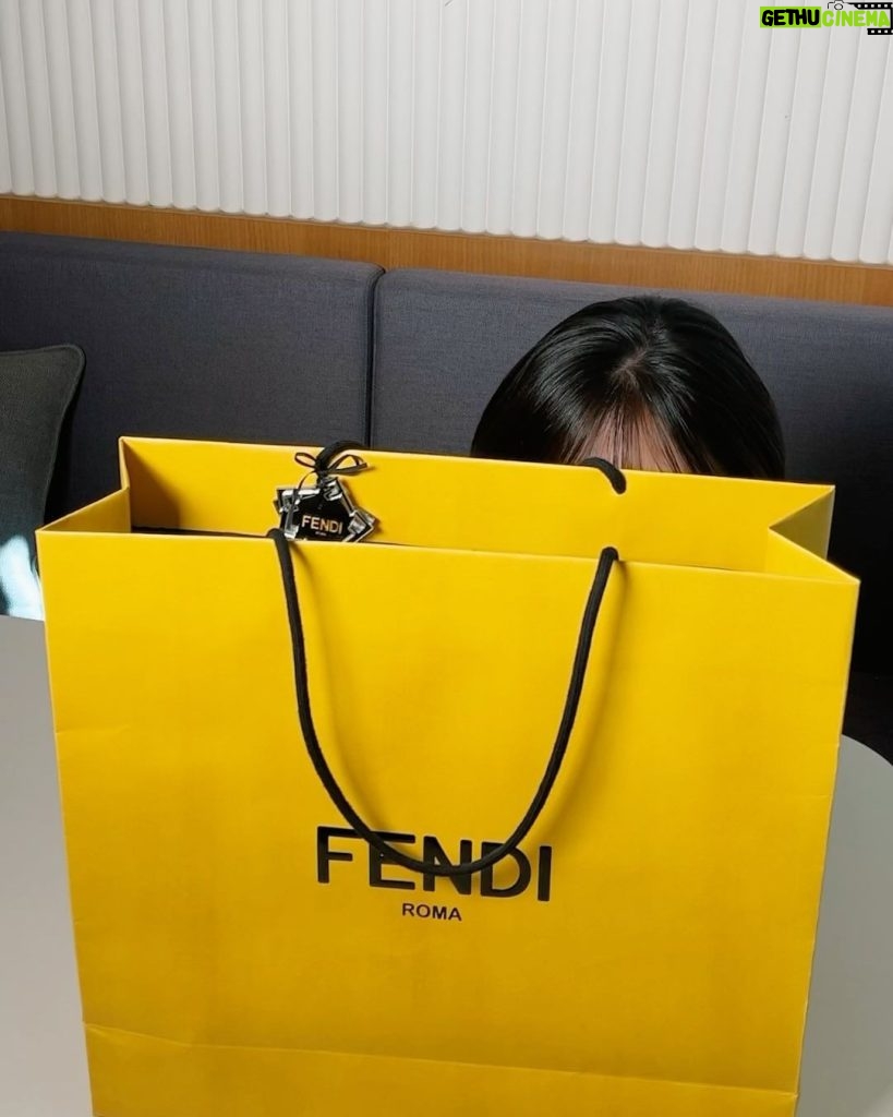An Yu-jin Instagram - Glittery things✨🪩 @fendi #FendiGifts