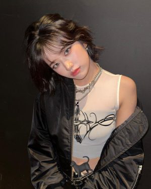An Yu-jin Instagram - 🐈‍⬛ 𝔅𝔞𝔡𝔡𝔦𝔢🐈‍⬛