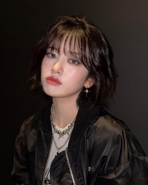 An Yu-jin Instagram - 🐈‍⬛ 𝔅𝔞𝔡𝔡𝔦𝔢🐈‍⬛