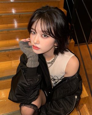 An Yu-jin Instagram - 🐈‍⬛ 𝔅𝔞𝔡𝔡𝔦𝔢🐈‍⬛