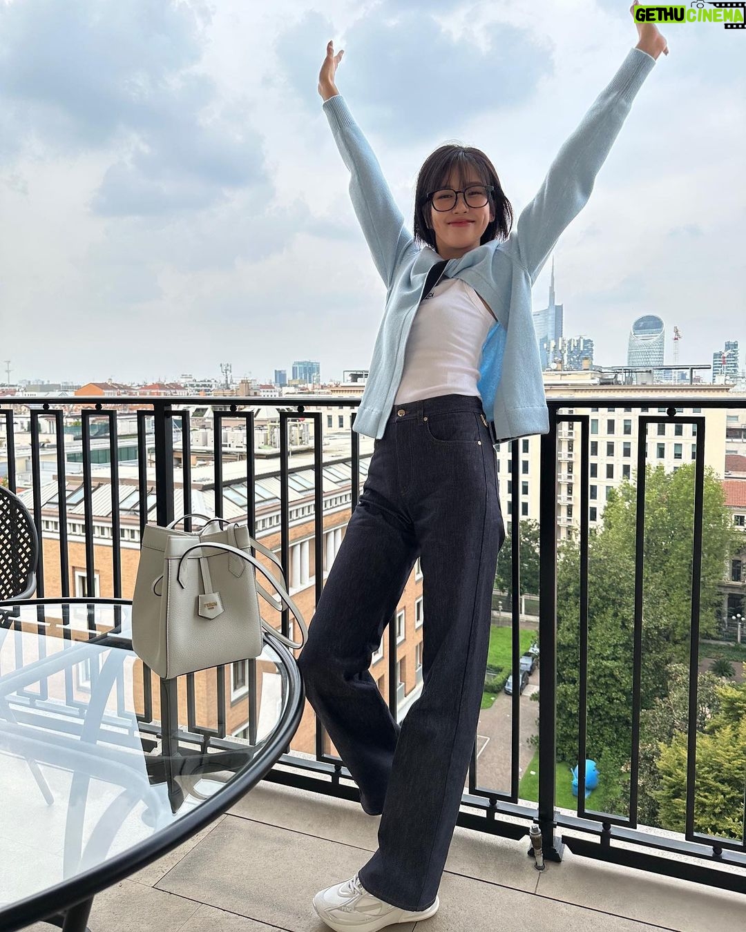 An Yu-jin Instagram - ME after the show👟👟 #AD #FendiFirst1