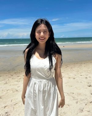 An Yu-jin Instagram - 여름 보내줄래😂