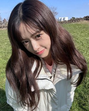 An Yu-jin Instagram - 제주 하루살이🍊