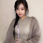 An Yu-jin Instagram - Matching braided hair with cute #fendibaguette 🥖 Congratulations on your 25th anniversary💜 @fendi #AD