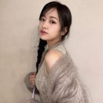 An Yu-jin Instagram - Matching braided hair with cute #fendibaguette 🥖 Congratulations on your 25th anniversary💜 @fendi #AD