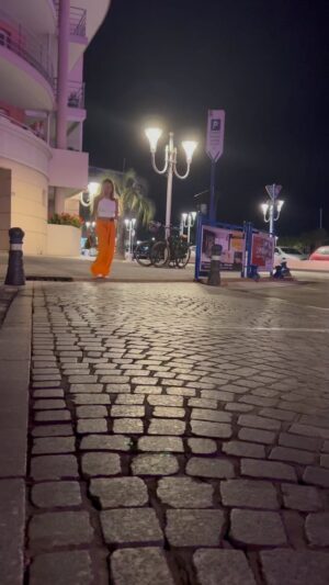 Anaïs Camizuli Instagram - Nouveau départ 🧡

J’ai enfin décidé à 34 ans de penser à moi . 

D’arrêter d’être trop gentille et de faire passer le bonheur des autres avant le mien . 

D’éloigner de ma vie le négatif .