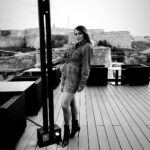 Anaïs Camizuli Instagram - Ma Bipolarité capillaire refait surface . J’ai envie du carré .