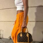 Anaïs Camizuli Instagram - 🧡