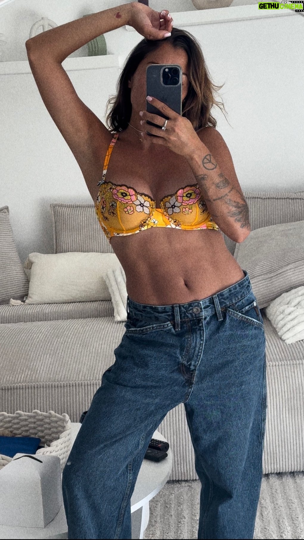 Anaïs Camizuli - 4.9K Likes - Would i lie to you ?