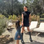 Anaïs Camizuli Instagram - Main dans la Main pour Toujours, je te le promets 🦋💙