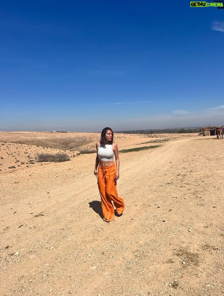 Anaïs Camizuli - 5.4K Likes - Désert 🌵