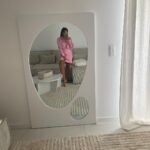 Anaïs Camizuli Instagram - La vie en rose 💕 Mon miroir : @sklum.welovedesign_fr