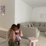Anaïs Camizuli Instagram - Belle rentrée pour Kessi , je suis soulagée… Pas de pleurs. Fière de toi mon Amour 🤍