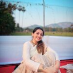 Anagha Bhosale Instagram - Wearing my aaji’s saree had to click some pictures ✨(there is love in our hearts only love will come out) 🦚 Comment Hare Krishna everyone