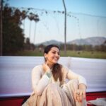 Anagha Bhosale Instagram - Wearing my aaji’s saree had to click some pictures ✨(there is love in our hearts only love will come out) 🦚 Comment Hare Krishna everyone