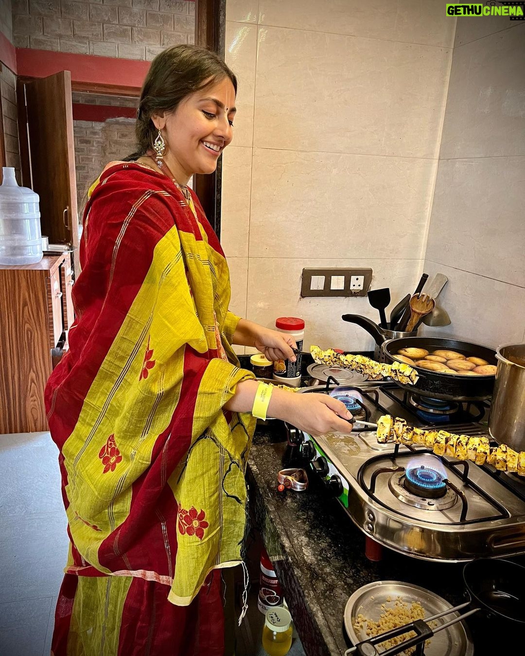 Anagha Bhosale Instagram - When love awakens in our hearts then selfless service is attained- HH Radhanath Maharaj