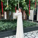 Anahita Bhooshan Instagram - Now before @yoshita_garodia points out she didn’t see us at her haldi I’d like to clarify that we were very very late, we missed the entire event but dressed up solely to click pictures 🤭 Has a similar situation ever happened to you ? Also, this pretty outfit by @surabhi.gandhi