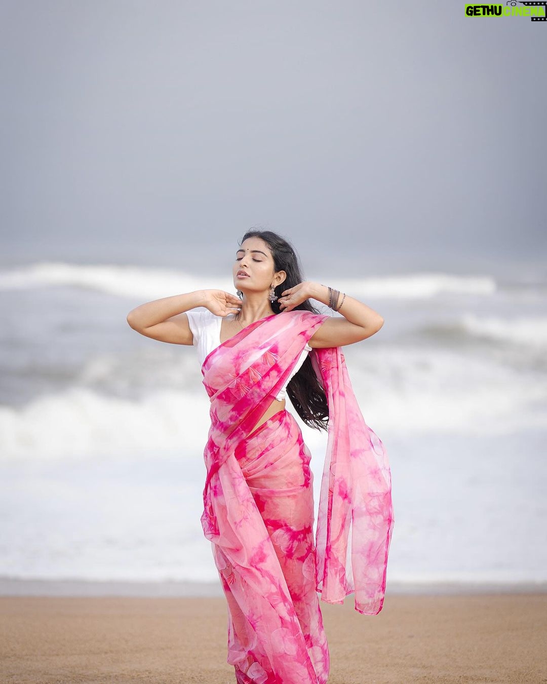 Ananya Nagalla Instagram - Wanted to ask this question from so many years… What do you choose? By Peace i meant : choosing your own happiness By pride i meant : wanting people to respect you/ your loved ones should feel proud about you / people should remember you for generations