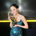 Ananya Panday Instagram - Thank you @zeecineawards for the hot&techy ‘Performer of the Year’ award for Kho Gaye Hum Kahan 🦋 eternally grateful for all the love 🙏🏼