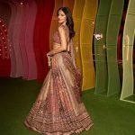 Ananya Panday Instagram - Always happy to celebrate love and light (and some lewks 😅) ❤️❤️❤️❤️❤️