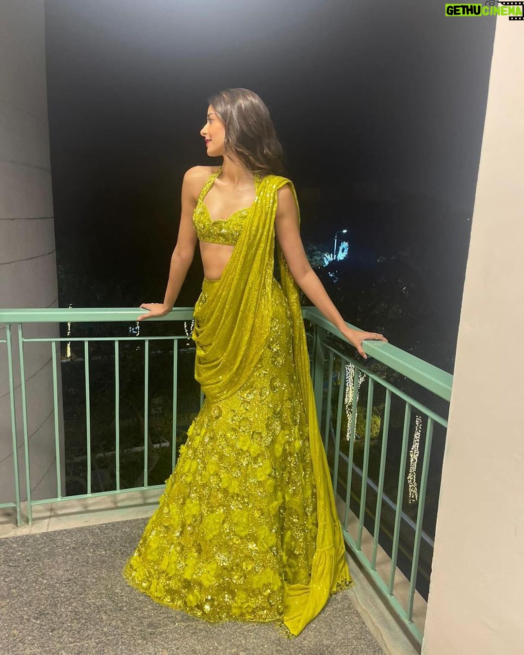 Ananya Panday Instagram - Always happy to celebrate love and light (and some lewks 😅) ❤️❤️❤️❤️❤️