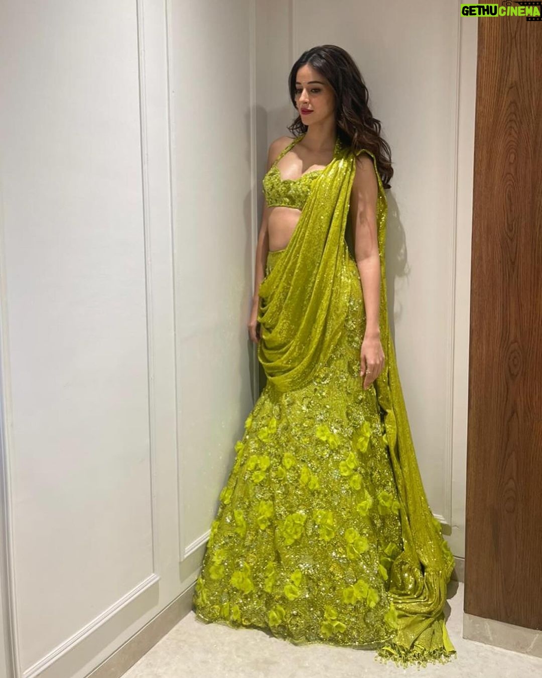 Ananya Panday Instagram - Always happy to celebrate love and light (and some lewks 😅) ❤️❤️❤️❤️❤️
