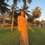 Ananya Panday Instagram - feeling the sun ☀️ under the moon 🌙 surrounded by love 💕