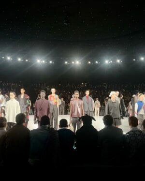 Anas Bukhash Instagram - / dior moments 🇫🇷 لحظات مع ديور 

#diorwinter24 #starsindior #투모로우바이투게더 #tomorrow_x_together #txt #beomgyu #taehyung