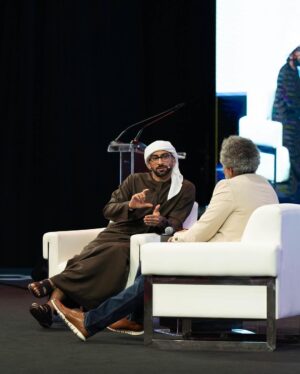 Anas Bukhash Instagram - / from our conversation at @sharjahbookauthority من حوارنا في 📚 

#معرض_الشارقة_الدولي_للكتاب