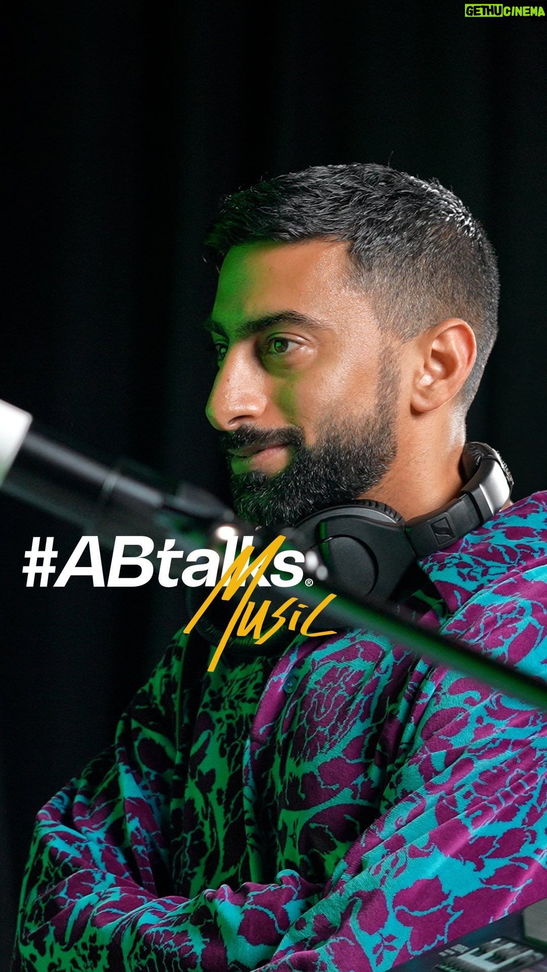 Anas Bukhash Instagram - جاهزين؟ ما أتوقع انكن جاهزين 🔥 It’s finally happening! Are you ready? #ABtalksMusic 🎶🎸🥁🎹🎤🎶 Save The Date 🗓️ احفظ التواريخ 🎙️Saturday 27th January 24 | 🎤 Sunday 28th January 24 Production / @bukhashbrothers In Collaboration with @theoriginals_arabia Bukhash Brothers
