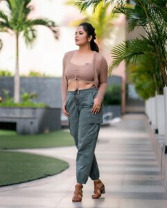 Anasuya Bharadwaj Instagram - My life got better when I started shedding weight.. weight of other people’s opinions.. 😌😊 #BeYourOwnAuthenticSelf ✨💯