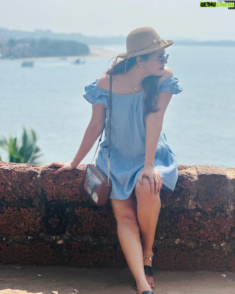 Anasuya Bharadwaj Instagram - No matter what fabulous places I visit.. I don’t feel like I am on a vacation unless I am dehydrated and covered with sunscreen ☀️🧴🥵😎👒 #FirstVacay2024