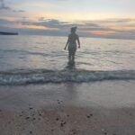 Anasuya Bharadwaj Instagram – I am always happy when I am surrounded by water 🌊
I think I am a Mermaid or I was a mermaid 🤔🧜🏻‍♀️
#waterBabeForLife👙🌊☀️💙