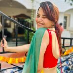 Anasuya Bharadwaj Instagram - అందరికీ మకర సంక్రాంతి శుభాకాంక్షలు 🌾❤️🍚🪁 सभीको मकर संक्रांति कि शुभकामनाएँ 🌾❤️🍛🪁 Happy Sankranthi everyone 🌾❤️🍲🪁