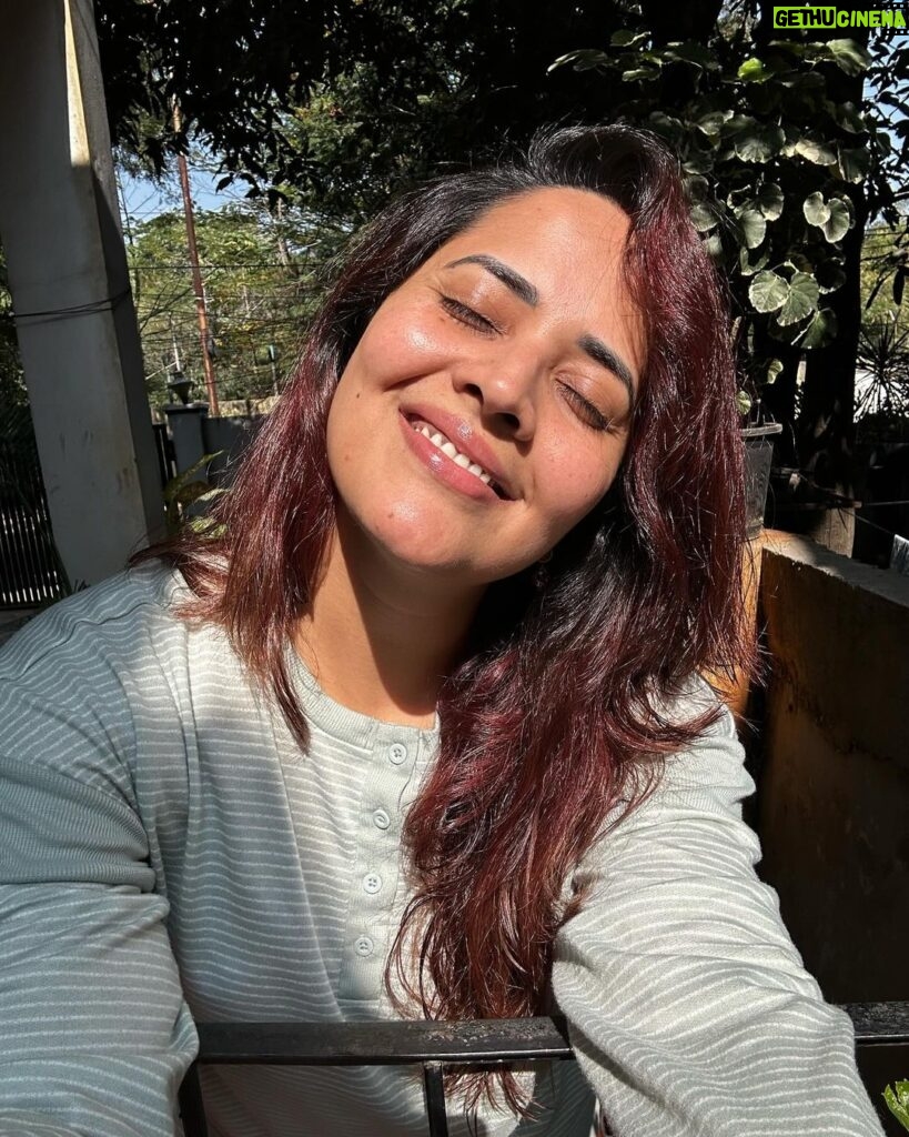 Anasuya Bharadwaj Instagram - Apricity.. the warmth of the Sun in winter ☀🧣
