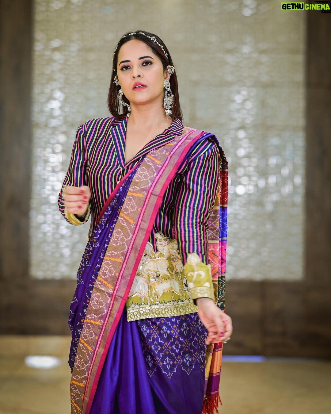 Anasuya Bharadwaj Instagram - ๐จ๐ Blouse design & Styled by @rishi_chowdary ๐ Saree by @cmrshoppingmall ๐ซถ๐ป Blouse @ithiofficial ๐ซฐ๐ป MUA @makeupbysiva ๐ HSA @telusivakrishna ๐ชฎ Jewellery @sheetalzaveribyvithaldas โจ PC: @kasitammisetty ๐ธ Edits: Team @valmikiramuphotography ๐๏ธ Celebrity Management by @kalyansunkara ๐๐ปโโ๏ธ @umediaentartainments