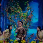 Anasuya Bharadwaj Instagram - గోదారి గట్టుంది గట్టుమీనా చెట్టుంది చెట్టు కొమ్మన పిట్టుంది పిట్ట మనసులో ఏముంది హోఓఓ హోఓఓ హోఓఓఓ హోయ్! 🎶🎵🏝️🐦‍⬛
