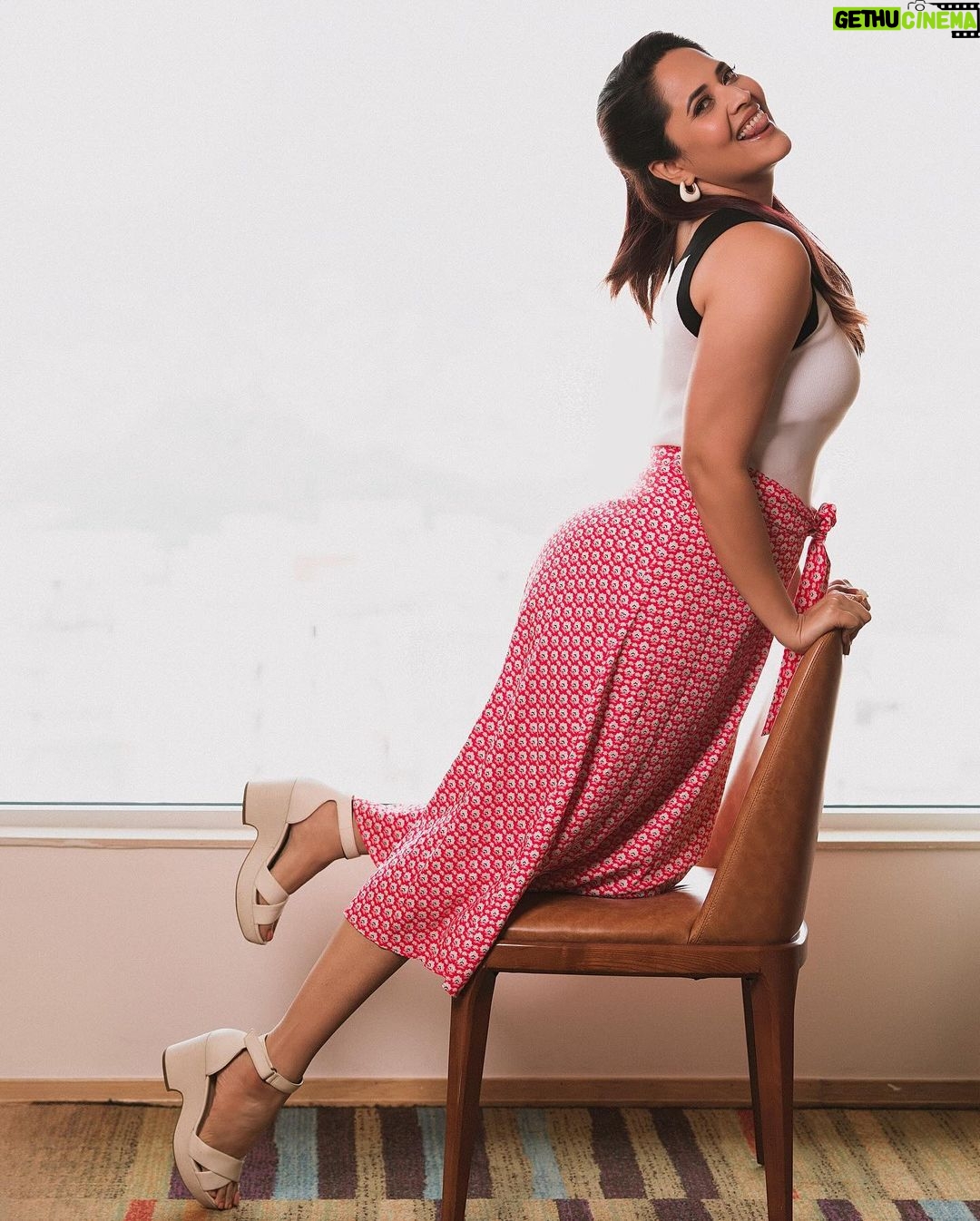 Anasuya Bharadwaj Instagram - Making yourself happy again is the biggest comeback ๐ MUA @makeupbysiva HSA @telusivakrishna Accessories @gap PC Team @valmikiramuphotography Celebrity Management by @kalyansunkara @umediaentartainments Asst by @karthik12340