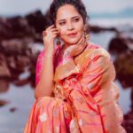 Anasuya Bharadwaj Instagram - Sky above, sand below,sea behind, peace within 🌊🧡🩷 Look,Blouse design & Styled by @rishi_chowdary Blouse @ithiofficial MUA @makeupbysiva HSA @telusivakrishna Accessories @shopriyaaofficial VC @mark_my_click Celebrity Management by @kalyansunkara @umediaentartainments Asst by @karthik12340