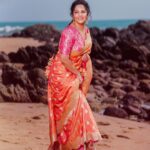 Anasuya Bharadwaj Instagram - Sky above, sand below,sea behind, peace within 🌊🧡🩷 Look,Blouse design & Styled by @rishi_chowdary Blouse @ithiofficial MUA @makeupbysiva HSA @telusivakrishna Accessories @shopriyaaofficial VC @mark_my_click Celebrity Management by @kalyansunkara @umediaentartainments Asst by @karthik12340