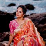 Anasuya Bharadwaj Instagram - Sky above, sand below,sea behind, peace within 🌊🧡🩷 Look,Blouse design & Styled by @rishi_chowdary Blouse @ithiofficial MUA @makeupbysiva HSA @telusivakrishna Accessories @shopriyaaofficial VC @mark_my_click Celebrity Management by @kalyansunkara @umediaentartainments Asst by @karthik12340