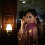 Anasuya Bharadwaj Instagram - సొగసు చూడ తరమా 🌹 Look,Blouse design & Styled by @rishi_chowdary Saree @brkbommanarajkumar Blouse @ithiofficial MUA @makeupbysiva HSA @telusivakrishna Jewellery @ithijewels Celebrity Management by @kalyansunkara @umediaentartainments Asst by @karthik12340