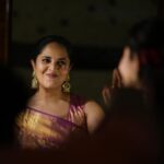 Anasuya Bharadwaj Instagram - సొగసు చూడ తరమా 🌹 Look,Blouse design & Styled by @rishi_chowdary Saree @brkbommanarajkumar Blouse @ithiofficial MUA @makeupbysiva HSA @telusivakrishna Jewellery @ithijewels Celebrity Management by @kalyansunkara @umediaentartainments Asst by @karthik12340
