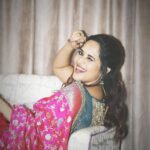 Anasuya Bharadwaj Instagram - I am a Wonder Woman.. I wonder where I kept my phone.. I wonder how I put up with so much sh**.. I wonder if people know how lucky they are to have me 😉.. I wonder why there’s so much hatred with such less known.. I wonder if I am still hungry after a 5 course meal.. I wonder why I wonder 🧐💭.. Blouse & Styling @rishi_chowdary 😚 Saree & Jewellery @southindiashopping 🫶🏻