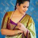 Anasuya Bharadwaj Instagram - Uṅkaḷ aṉaivarukkum aṉpai aṉuppukiṟēṉ 🫶🏻🥰 For Chennai MGR Mall new store launch! @chennaimgrmall 🥻 @rishi_chowdary 🤩 @karnikajewelshyd ✨ @makeupbysiva 💄 @telusivakrishna 🪮 @valmikiramuphotography 🎨 @kalyansunkara 🙎🏻‍♂️ @umediaentartainments 📝